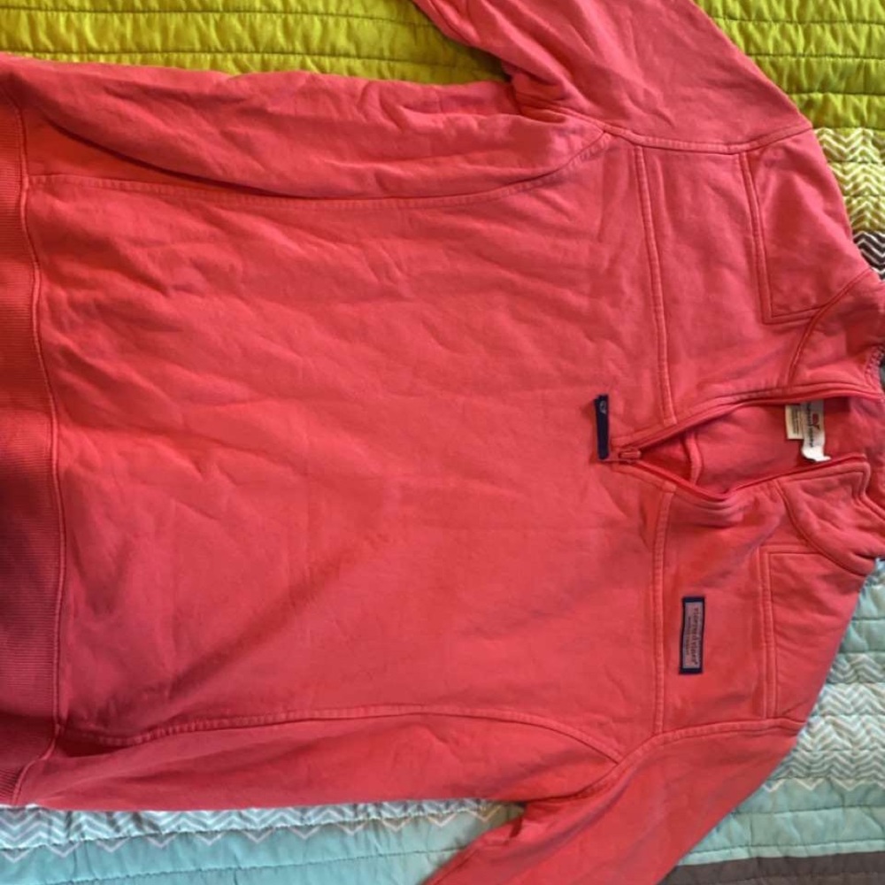 Pull over vineyard vine.Size M worn a couple times